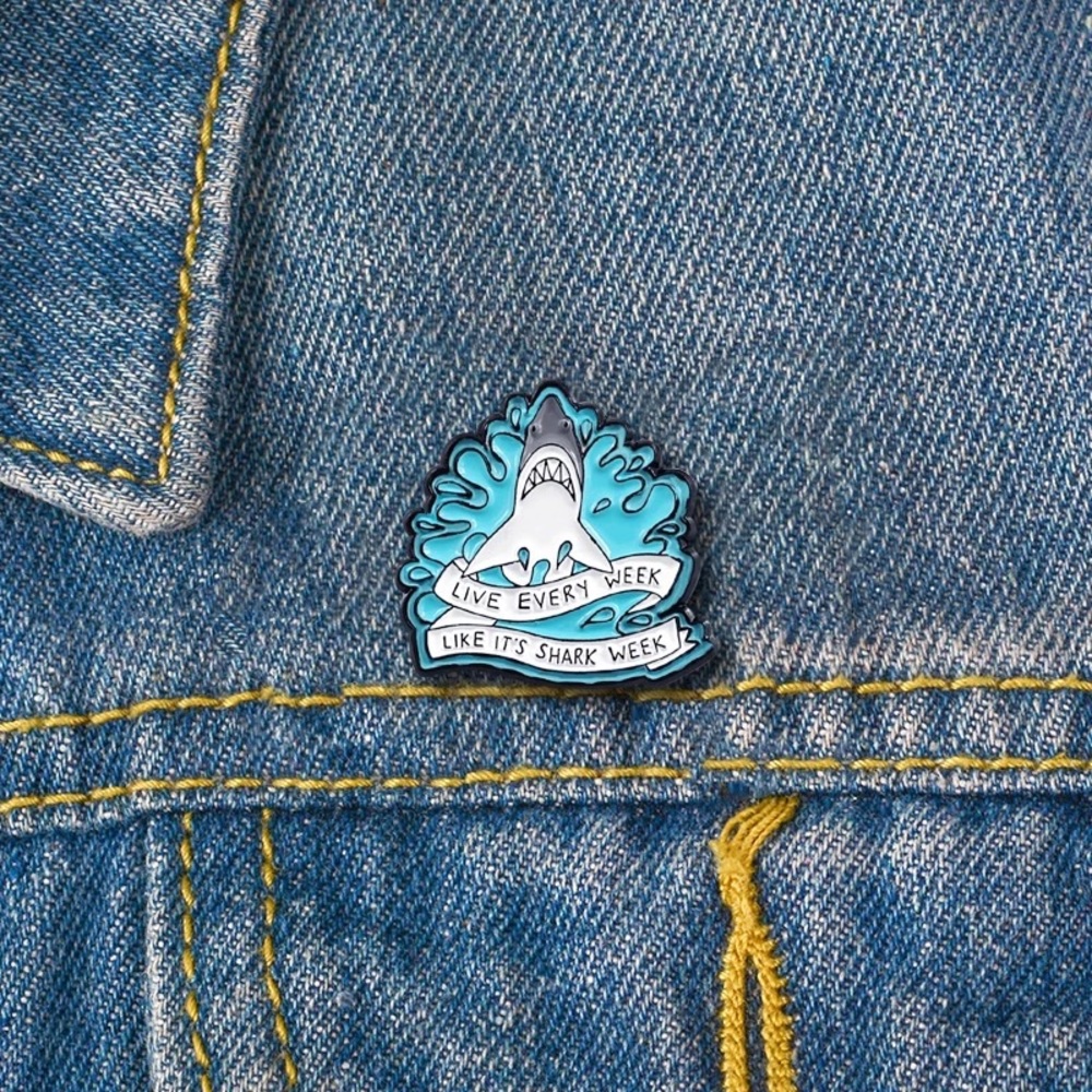 🎉 New Shark Week Pin - Picture 3 of 7